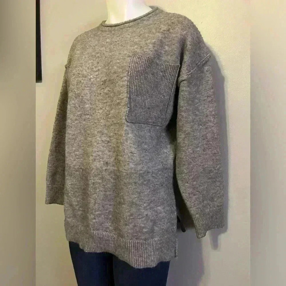Grey women’s sz M boxy sweater, warm, cozy, see pics - Picture 1 of 8